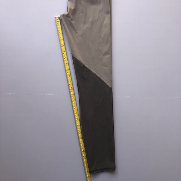 Vuori Colorblock Studio Legging in Light Oregano Size Small High Rise. LIKE NEW! - Picture 9 of 11